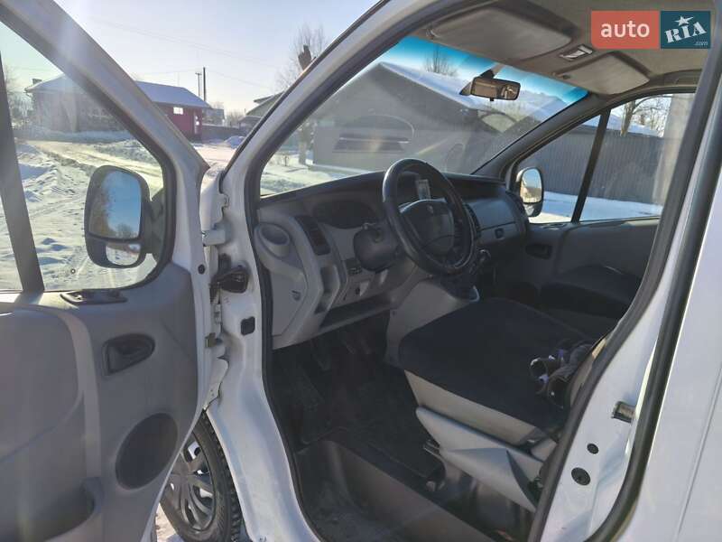 Минивэн Renault Trafic 2003 в Калуше