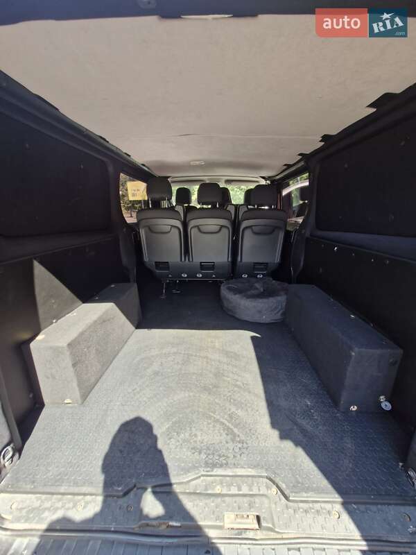 Грузопассажирский фургон Renault Trafic 2017 в Ровно