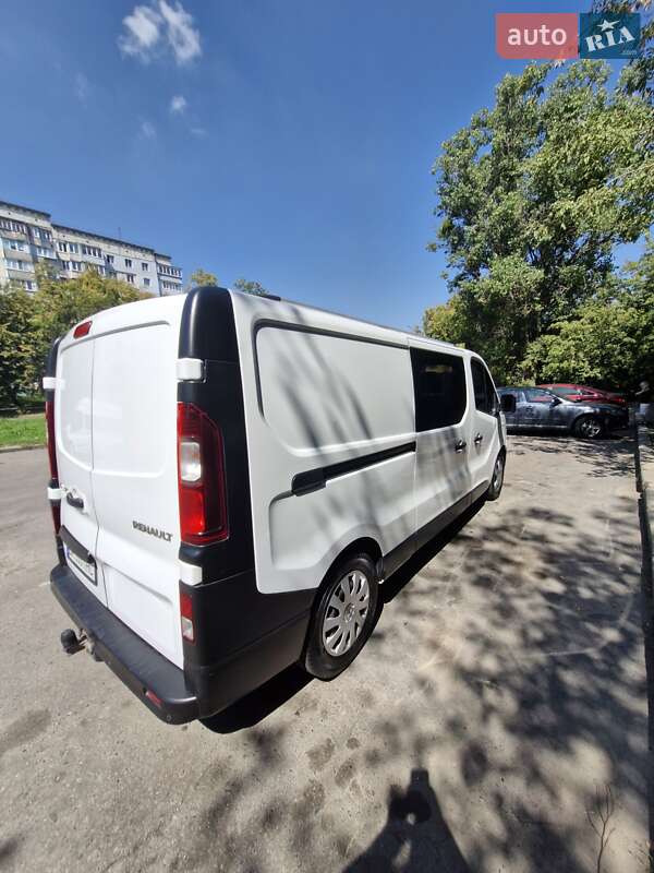Грузопассажирский фургон Renault Trafic 2017 в Ровно