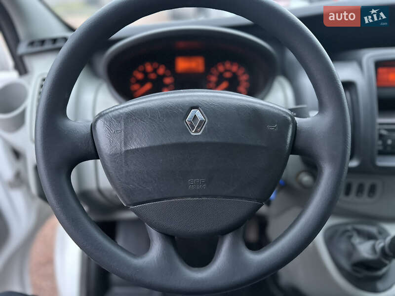 Вантажний фургон Renault Trafic 2013 в Рівному
