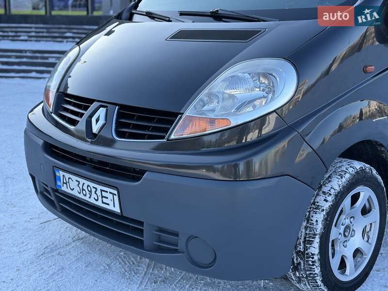 Минивэн Renault Trafic 2007 в Ровно