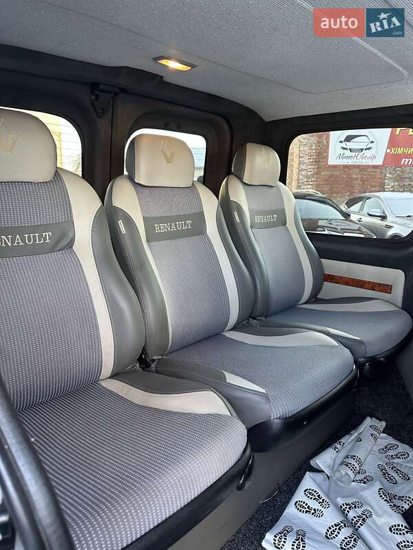 Минивэн Renault Trafic 2010 в Смеле