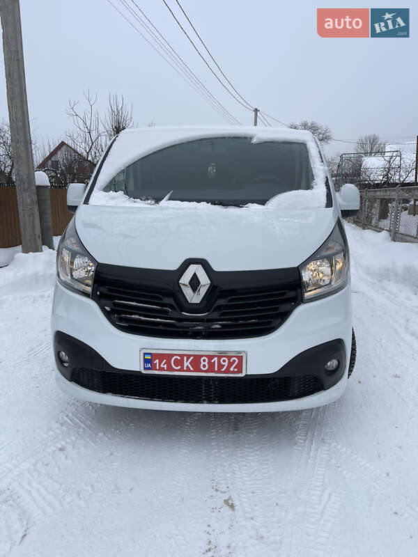 Минивэн Renault Trafic 2015 в Калуше