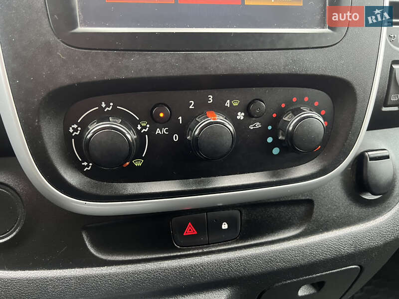 Мінівен Renault Trafic 2015 в Києві фото 17 Мінівен Renault Trafic 2015 в Києві