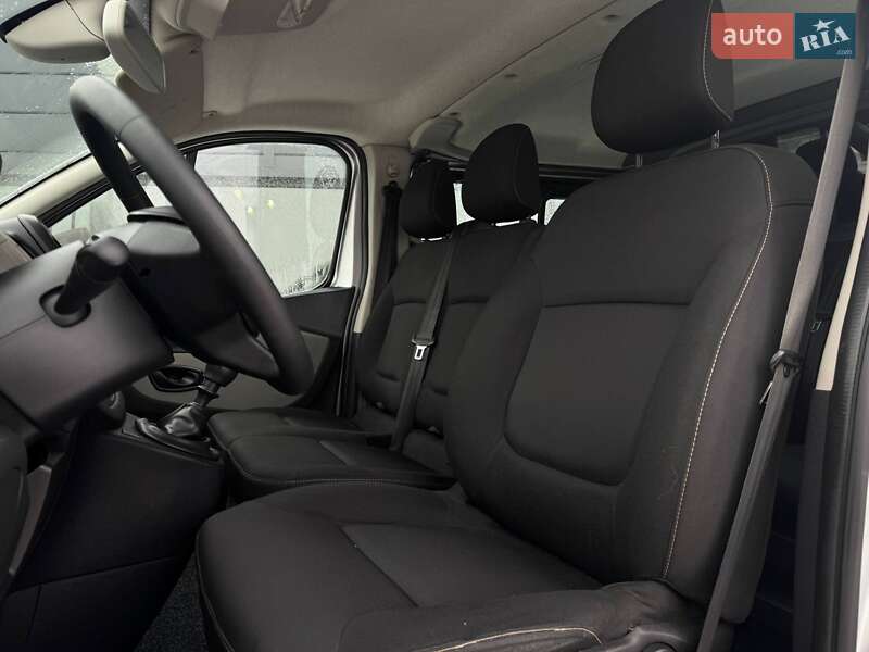 Грузопассажирский фургон Renault Trafic 2018 в Ровно фото 10 Грузопассажирский фургон Renault Trafic 2018 в Ровно