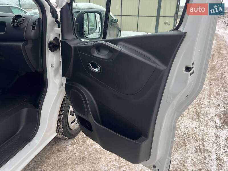 Грузопассажирский фургон Renault Trafic 2021 в Дубно