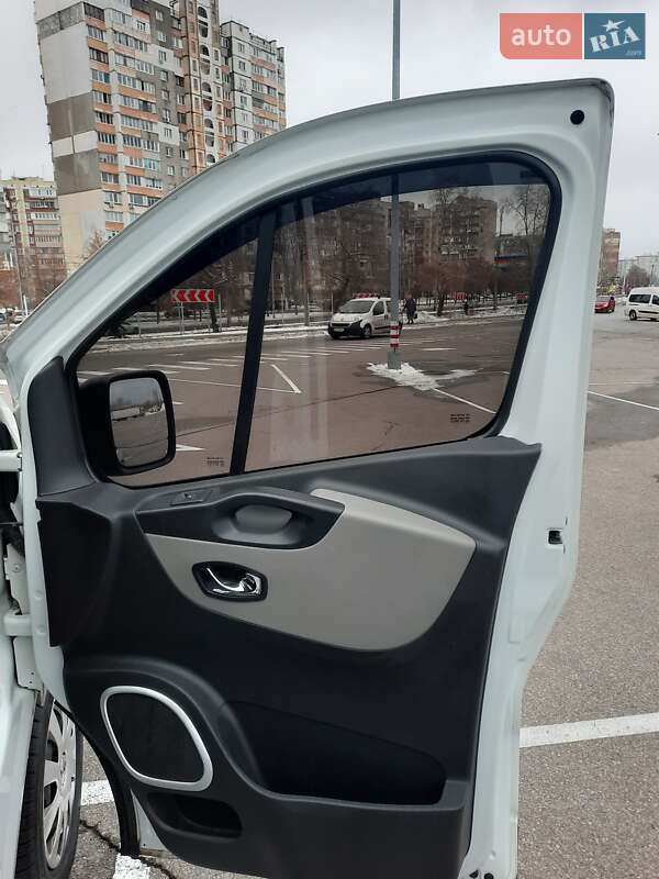 Грузовой фургон Renault Trafic 2016 в Киеве фото 9 Грузовой фургон Renault Trafic 2016 в Киеве