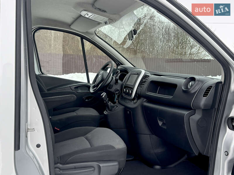 Грузопассажирский фургон Renault Trafic 2020 в Дубно