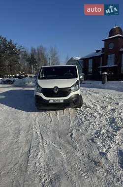 Минивэн Renault Trafic 2017 в Вараше
