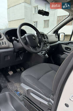 Грузопассажирский фургон Renault Trafic 2017 в Дубно