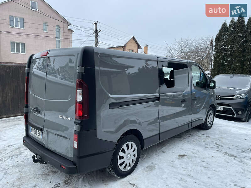 Вантажопасажирський фургон Renault Trafic 2018 в Києві