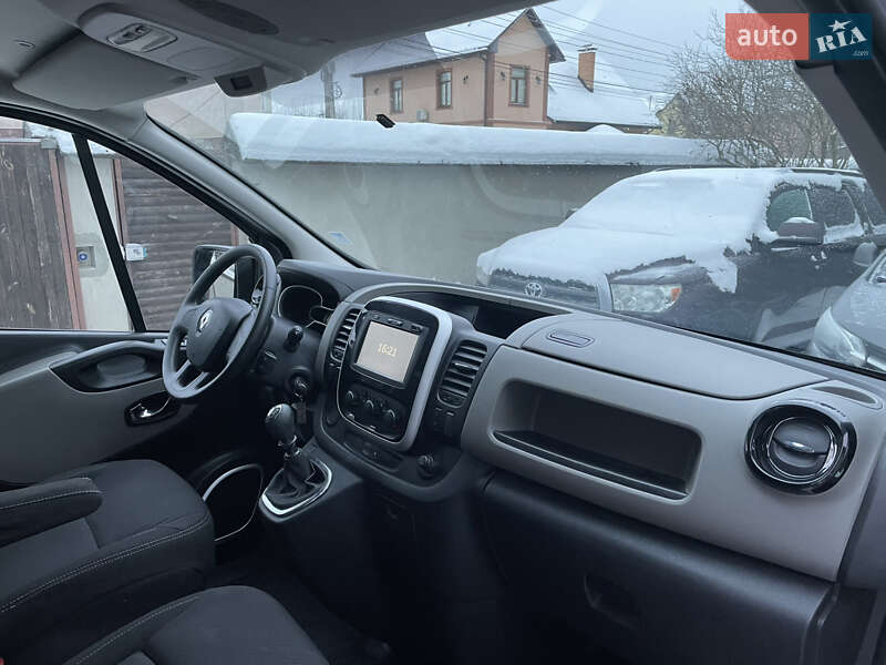 Вантажопасажирський фургон Renault Trafic 2018 в Києві