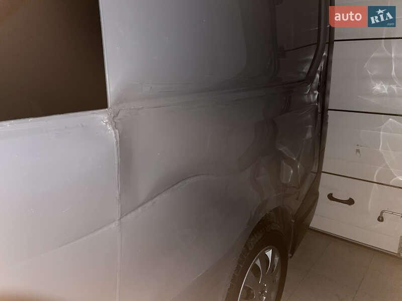 Вантажопасажирський фургон Renault Trafic 2018 в Києві
