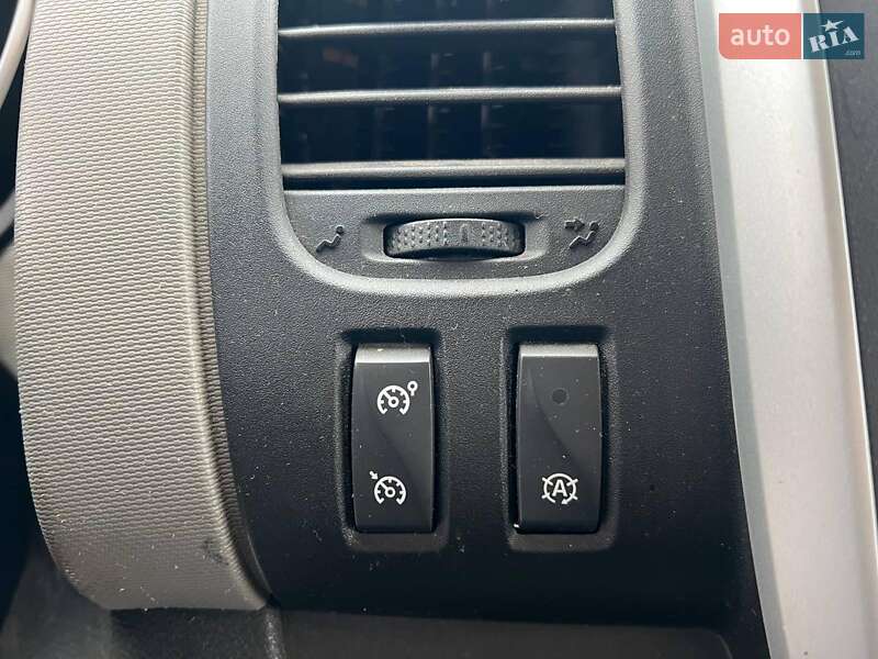 Мінівен Renault Trafic 2015 в Львові