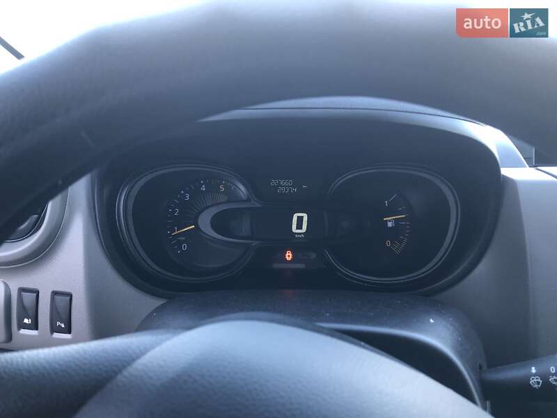 Грузопассажирский фургон Renault Trafic 2015 в Виннице