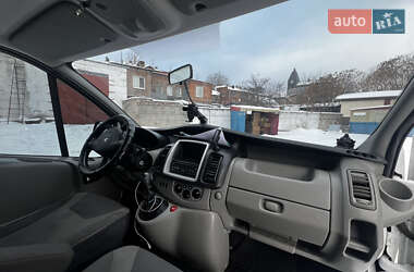 Вантажопасажирський фургон Renault Trafic 2012 в Дніпрі