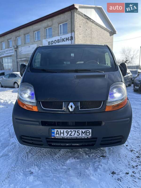 Минивэн Renault Trafic 2005 в Смеле
