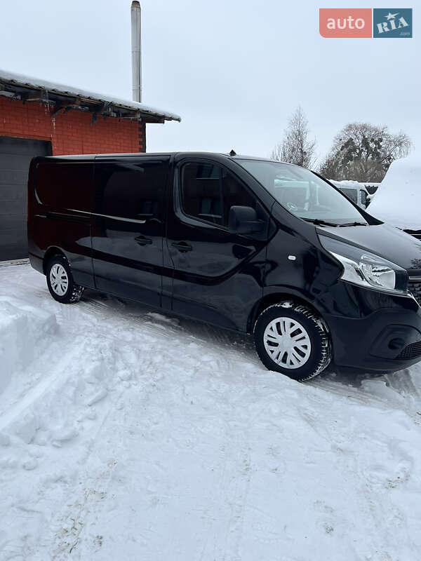 Минивэн Renault Trafic 2021 в Коростене