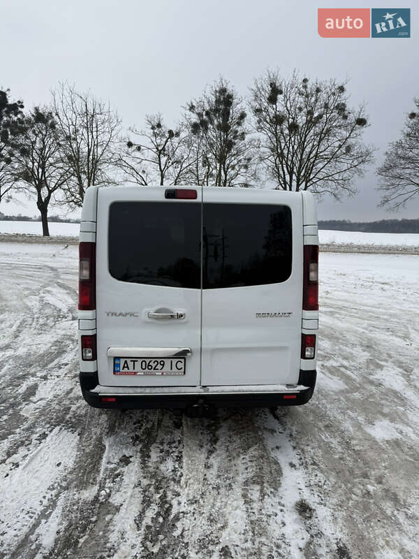 Мінівен Renault Trafic 2015 в Володимирі