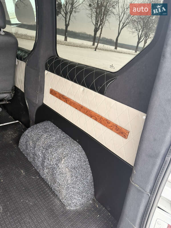 Мінівен Renault Trafic 2015 в Володимирі