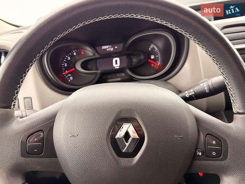 Минивэн Renault Trafic 2018 в Киеве