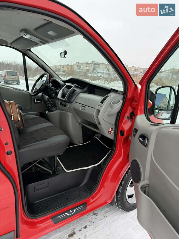 Мінівен Renault Trafic 2013 в Дубні