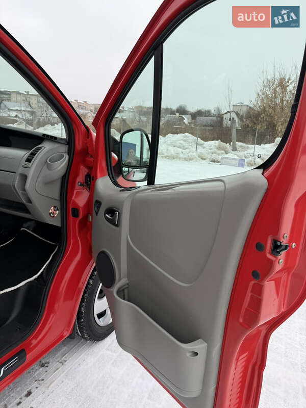 Мінівен Renault Trafic 2013 в Дубні