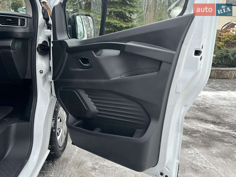 Вантажний фургон Renault Trafic 2023 в Дрогобичі