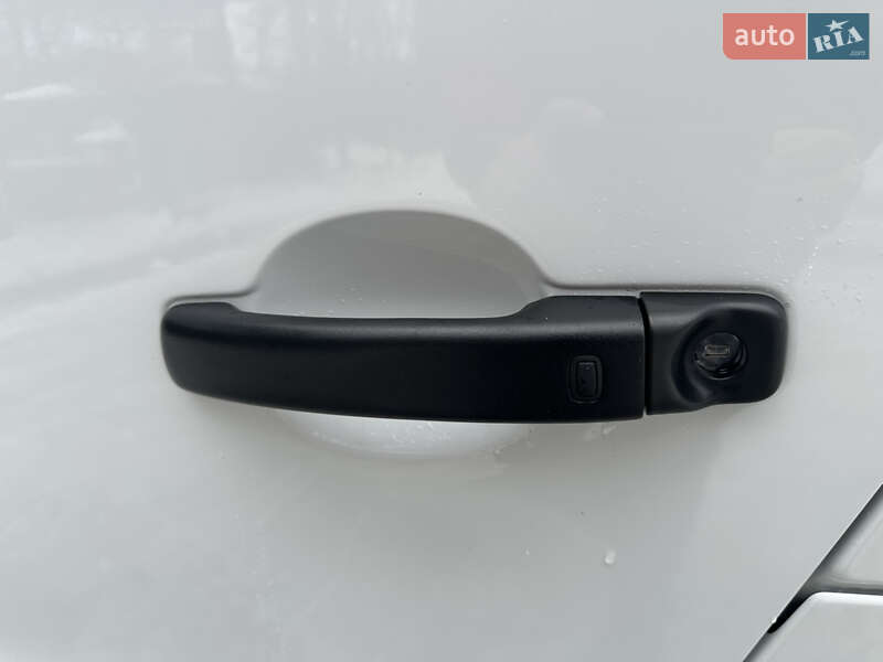 Вантажний фургон Renault Trafic 2023 в Дрогобичі