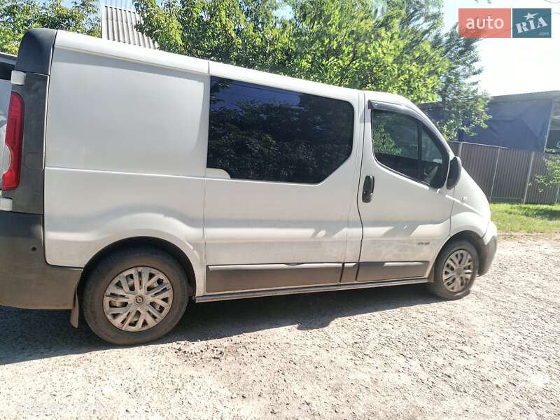 Вантажопасажирський фургон Renault Trafic 2008 в Слов'янську
