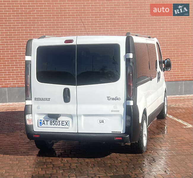Мінівен Renault Trafic 2006 в Одесі