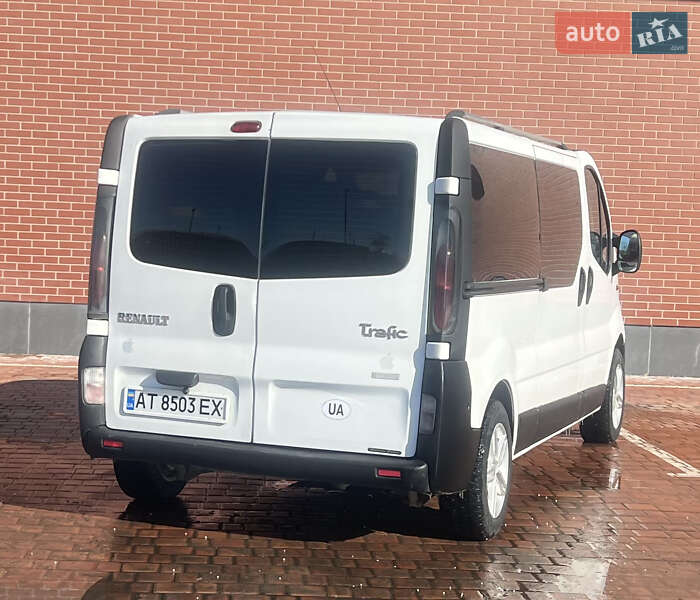 Мінівен Renault Trafic 2006 в Одесі