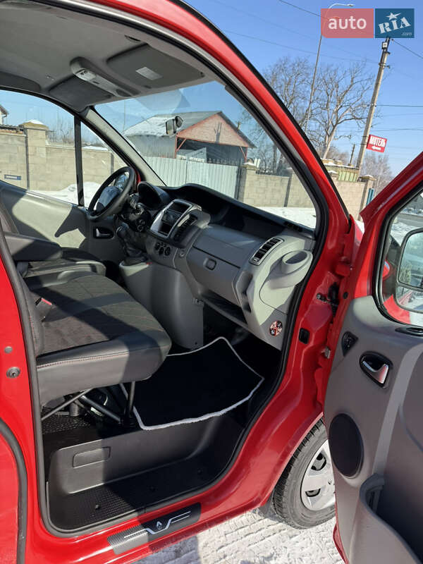 Мінівен Renault Trafic 2013 в Дубні