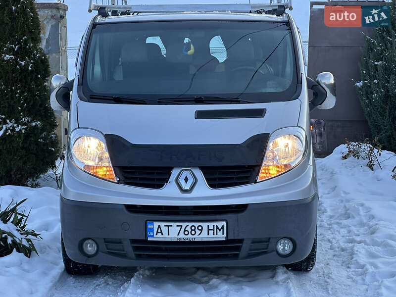 Минивэн Renault Trafic 2007 в Делятине