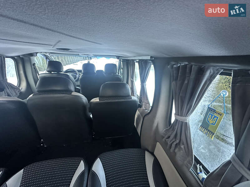 Минивэн Renault Trafic 2007 в Делятине