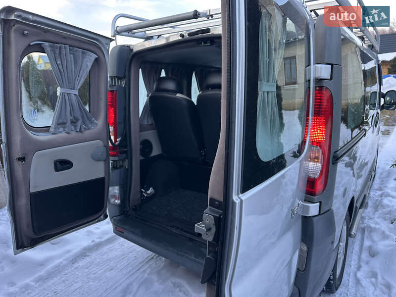 Минивэн Renault Trafic 2007 в Делятине