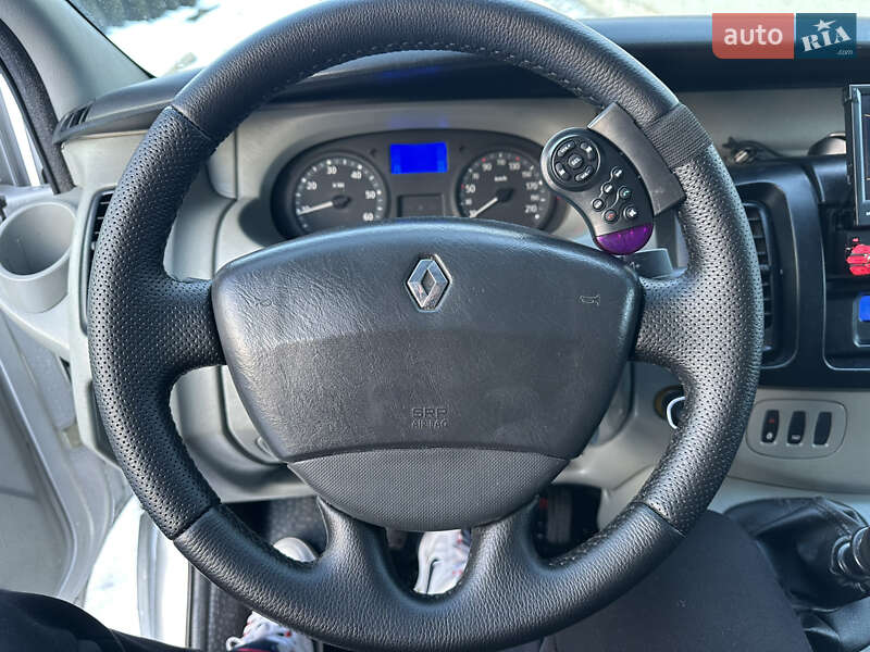 Минивэн Renault Trafic 2007 в Делятине