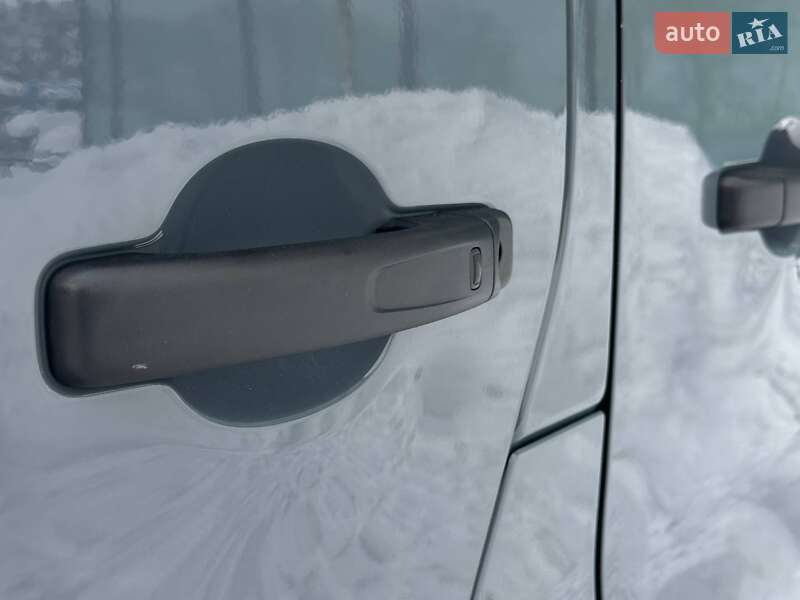 Вантажопасажирський фургон Renault Trafic 2021 в Львові фото 13 Вантажопасажирський фургон Renault Trafic 2021 в Львові