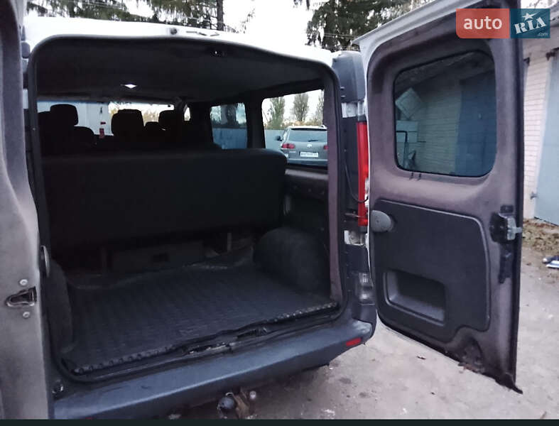 Мінівен Renault Trafic 2005 в Летичіві фото 11 Мінівен Renault Trafic 2005 в Летичіві