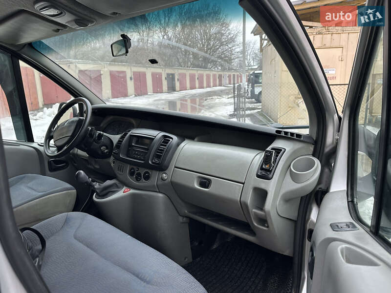 Мінівен Renault Trafic 2003 в Кам'янець-Подільському фото 23 Мінівен Renault Trafic 2003 в Кам'янець-Подільському