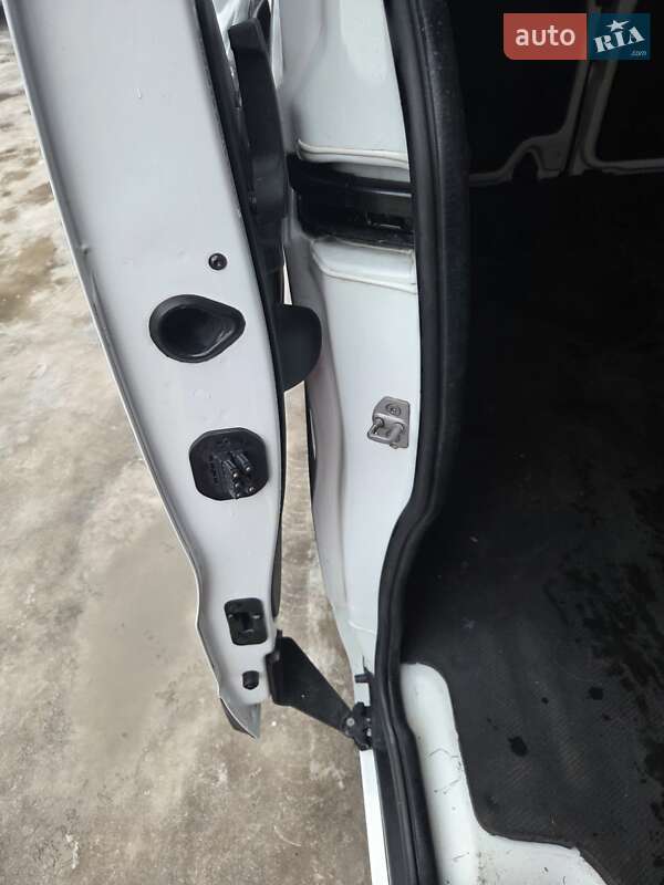 Микроавтобус грузовой (до 3,5т) Renault Trafic 2018 в Броварах фото 18 Микроавтобус грузовой (до 3,5т) Renault Trafic 2018 в Броварах