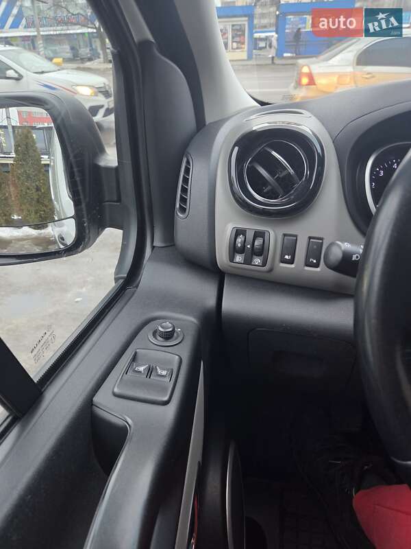 Микроавтобус грузовой (до 3,5т) Renault Trafic 2018 в Броварах фото 23 Микроавтобус грузовой (до 3,5т) Renault Trafic 2018 в Броварах