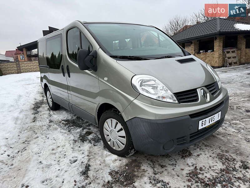 Вантажопасажирський фургон Renault Trafic 2008 в Луцьку