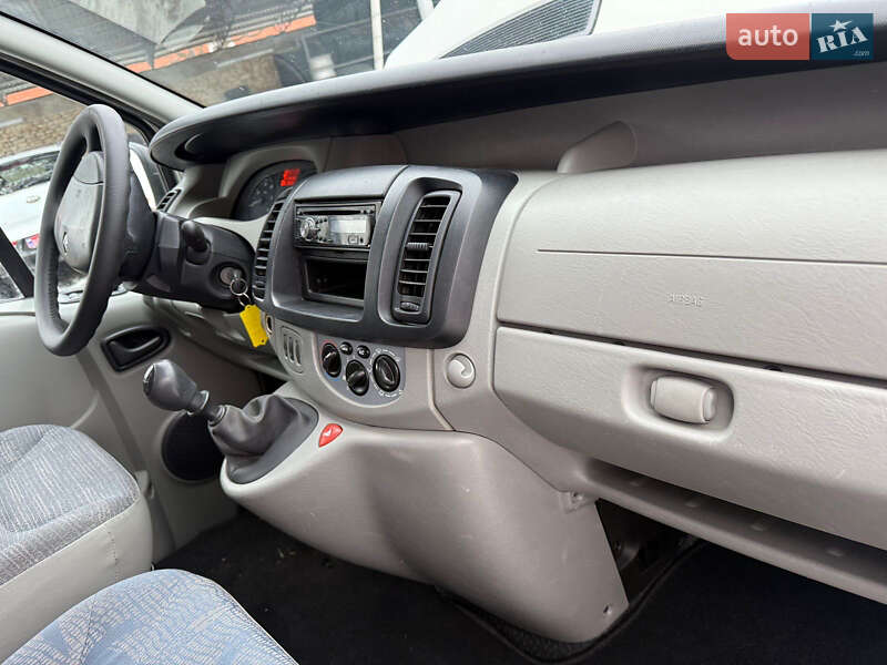 Вантажопасажирський фургон Renault Trafic 2008 в Луцьку