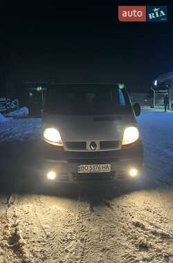 Мінівен Renault Trafic 2004 в Почаєві