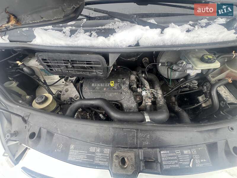 Минивэн Renault Trafic 2004 в Почаеве фото 16 Минивэн Renault Trafic 2004 в Почаеве