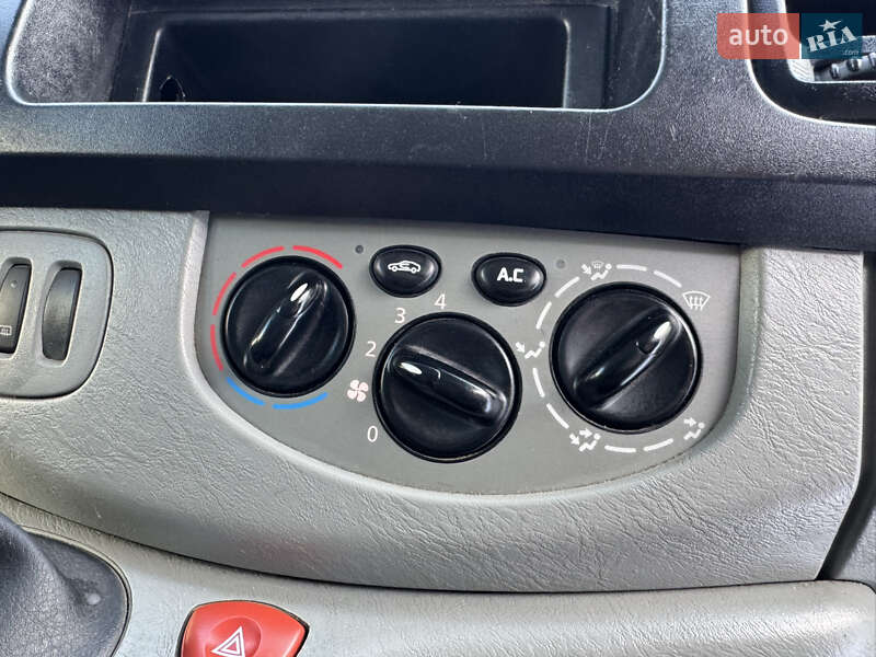 Минивэн Renault Trafic 2008 в Луцке