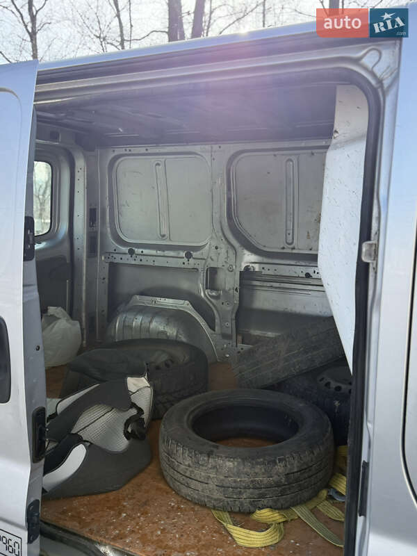 Вантажний фургон Renault Trafic 2006 в Києві