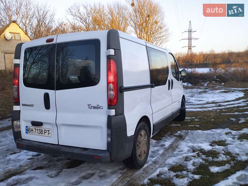Мінівен Renault Trafic 2006 в Смілі фото 8 Мінівен Renault Trafic 2006 в Смілі