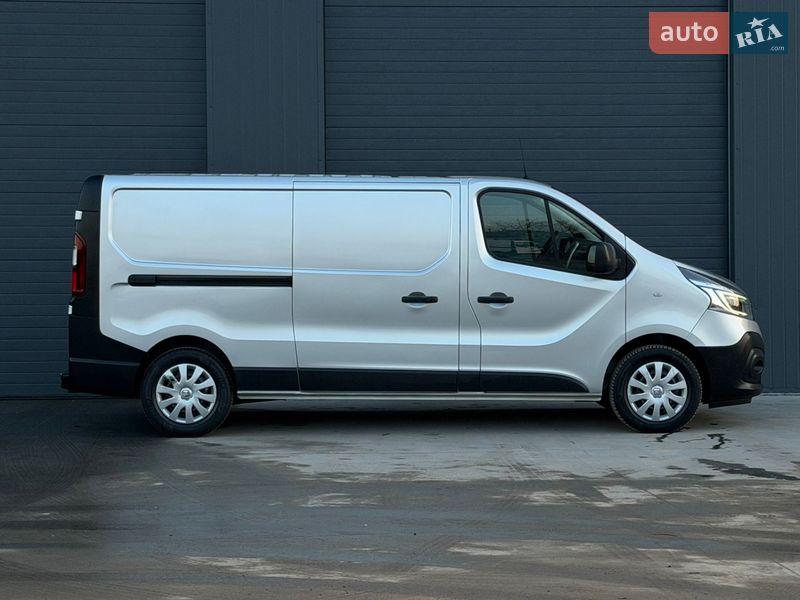 Вантажний фургон Renault Trafic 2020 в Дубні